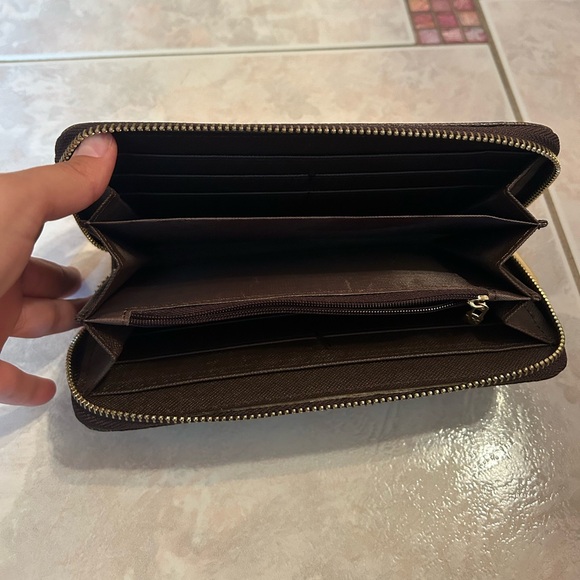 Michael Kors Wallet | Authentic | Brown | Women’s Accessory - Picture 2 of 4